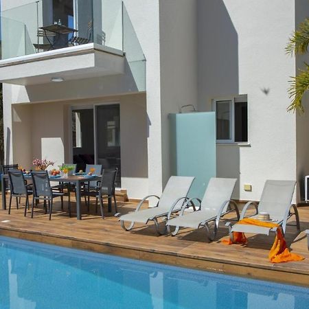 Tsokkos Family Villa - Pool Garden Walk To Beach Protaras Exterior photo