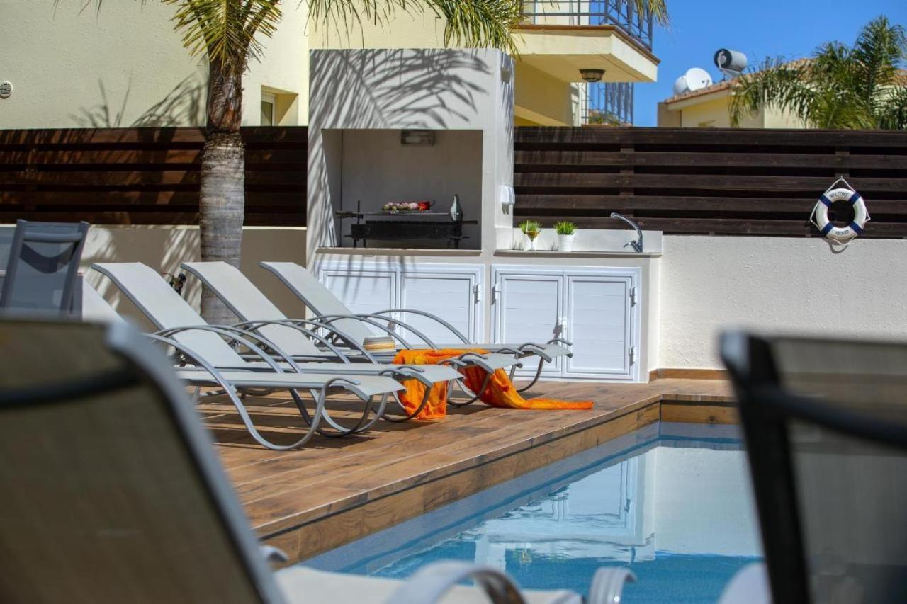 Tsokkos Family Villa - Pool Garden Walk To Beach Protaras Exterior photo
