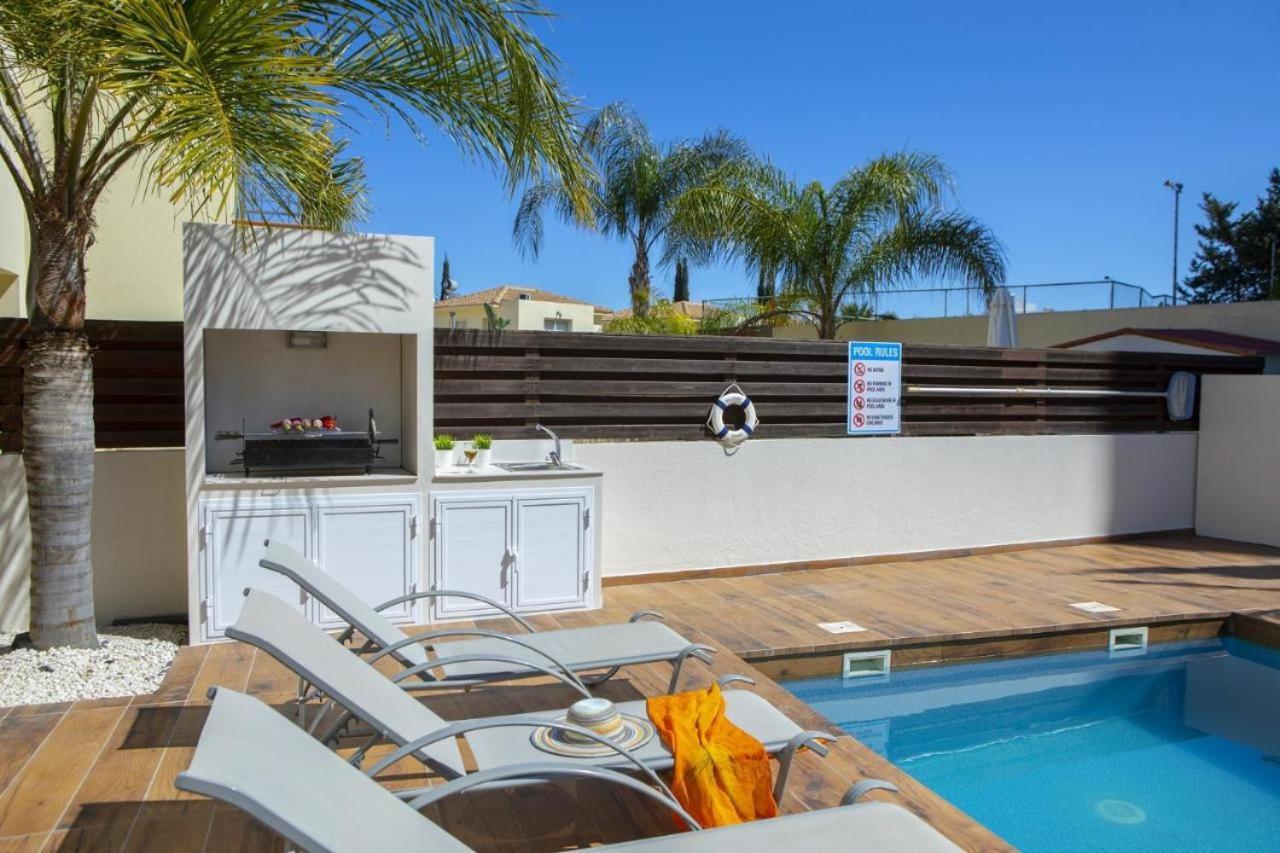 Tsokkos Family Villa - Pool Garden Walk To Beach Protaras Exterior photo